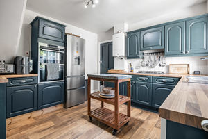 Kitchen- click for photo gallery